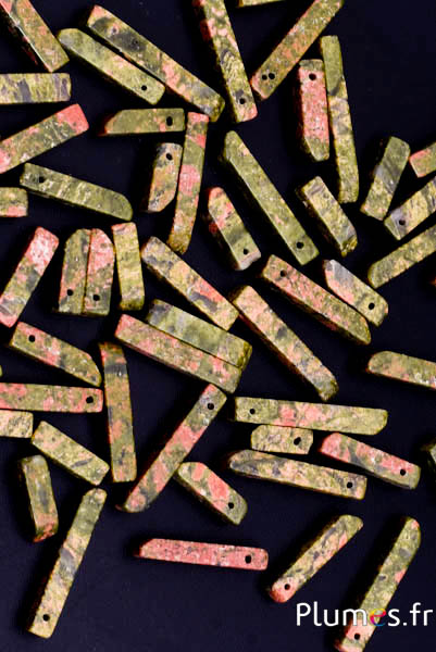 Perles bâton en unakite  - 12-24 x 5 mm, trou 1 mm - kaki-rose ancien